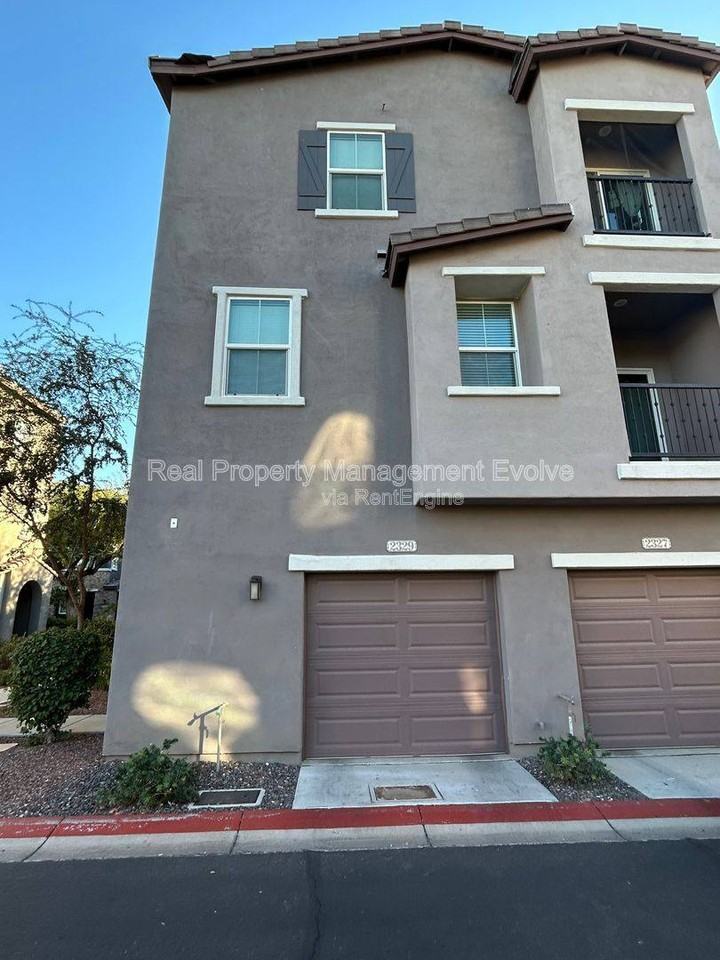 2329 E Hidalgo Ave - Photo 2 of 9