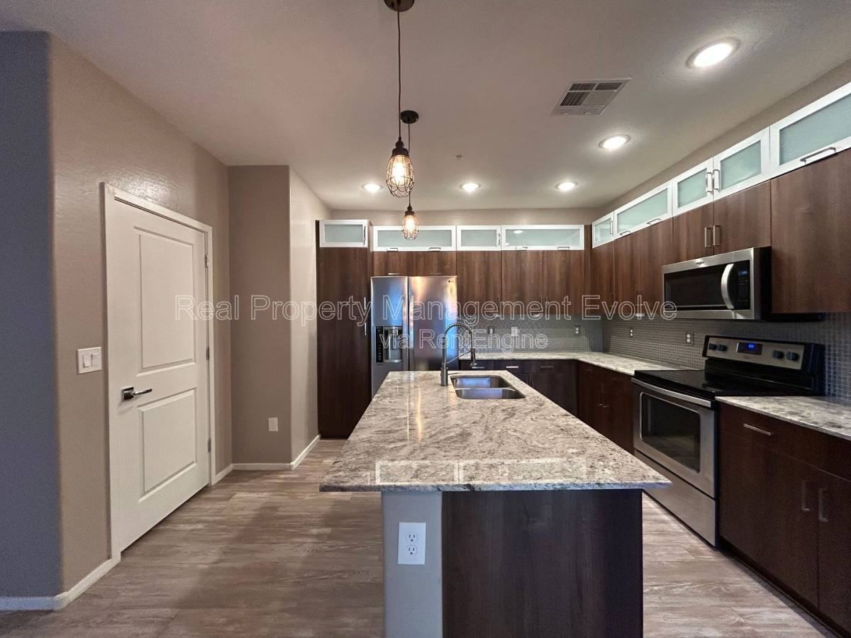 2329 E Hidalgo Ave - Photo 3 of 9