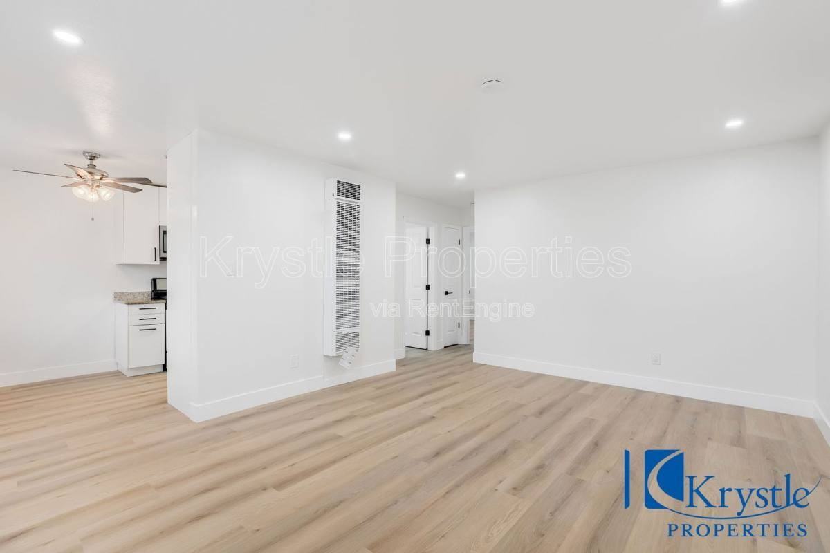455 E L St - Photo 2 of 10