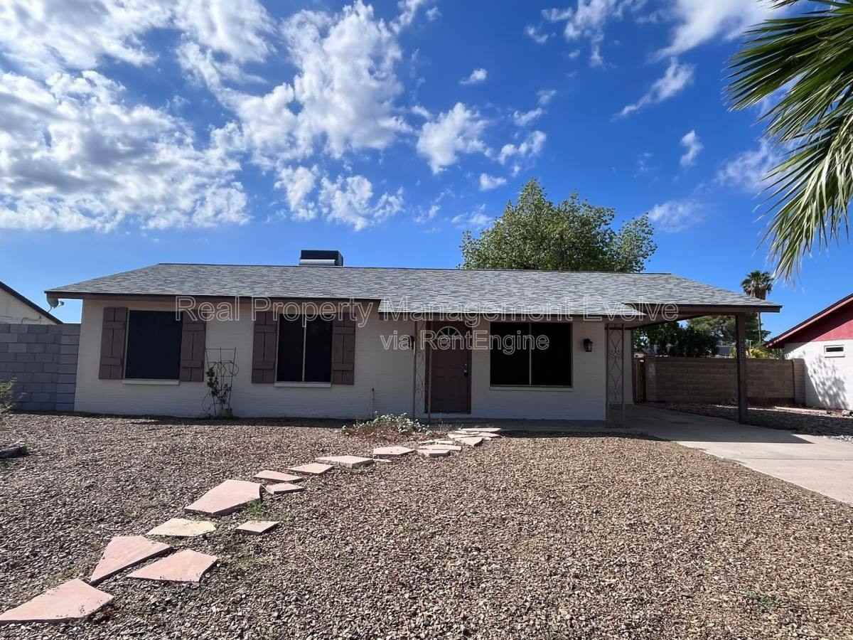 1535 W Rosemonte Dr - Photo 2 of 9