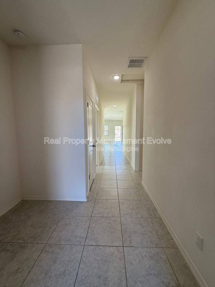4710 N 194th Dr - Photo 2 of 9