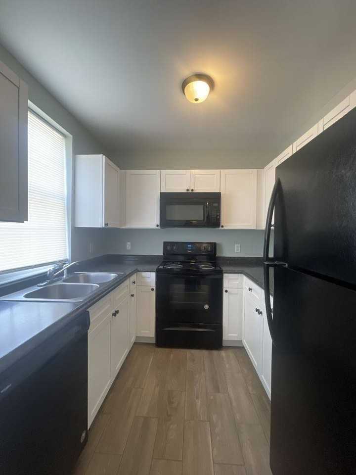 833 N Ave #A5 - Photo 4 of 10