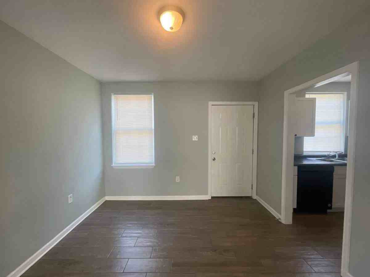 833 N Ave #A5 - Photo 5 of 10