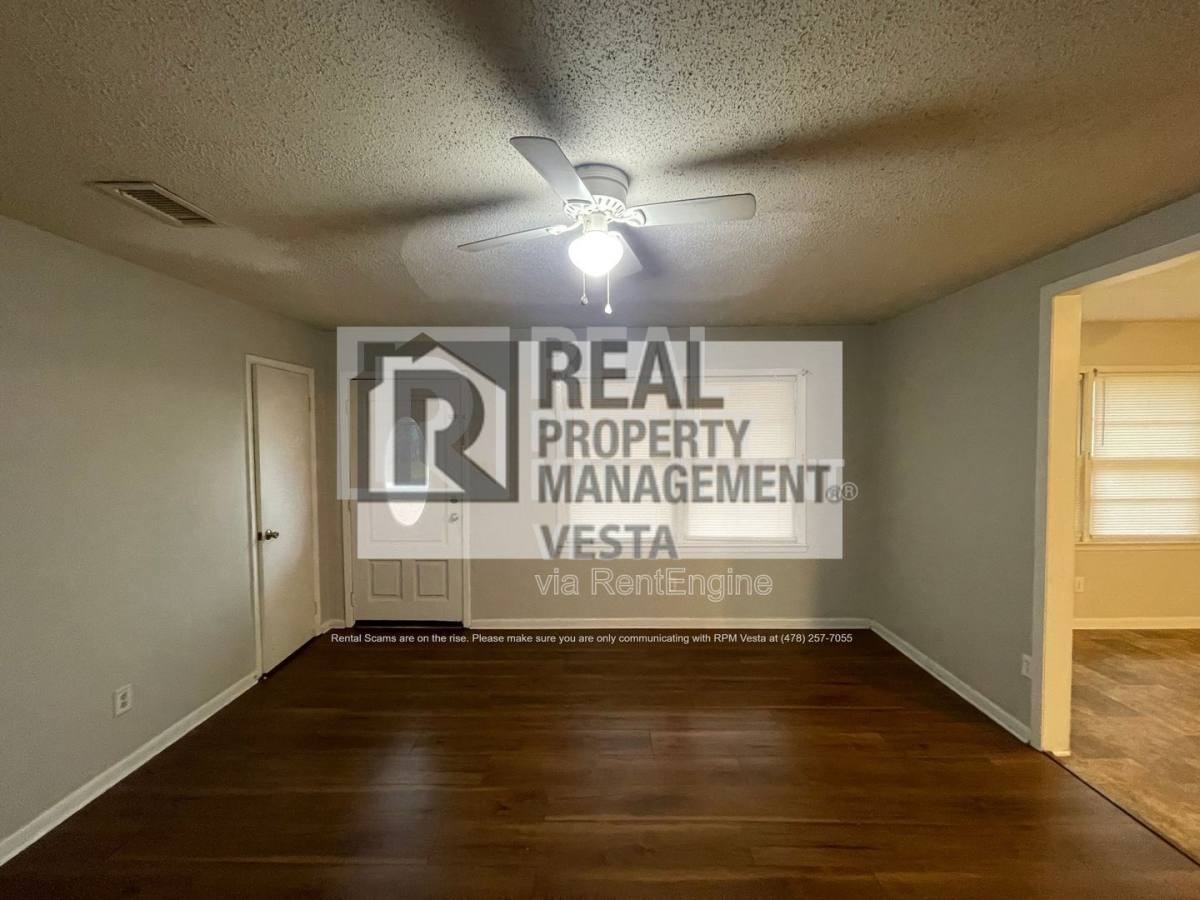 102 Hope Pl - Photo 2 of 9