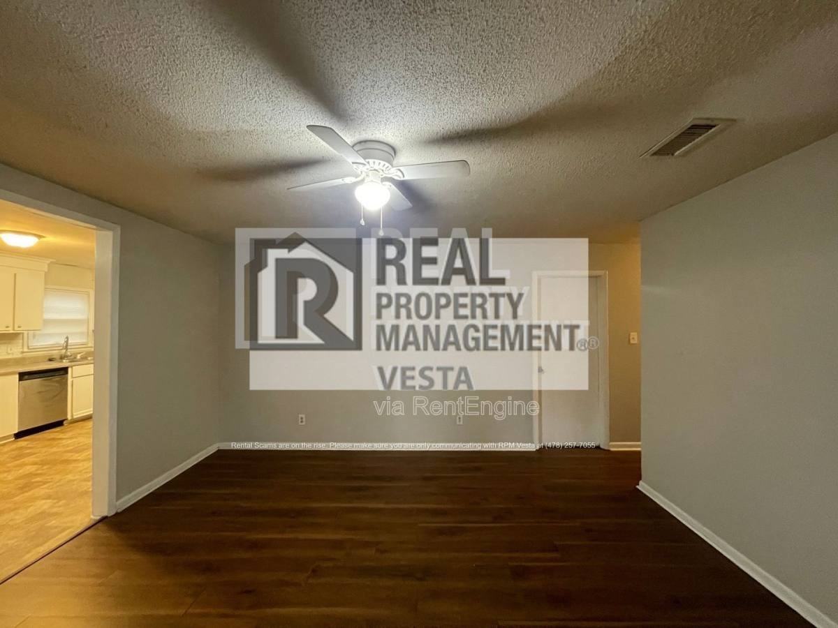 102 Hope Pl - Photo 3 of 9