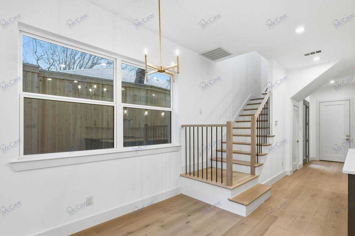 5633 E Side Ave - Photo 3 of 10