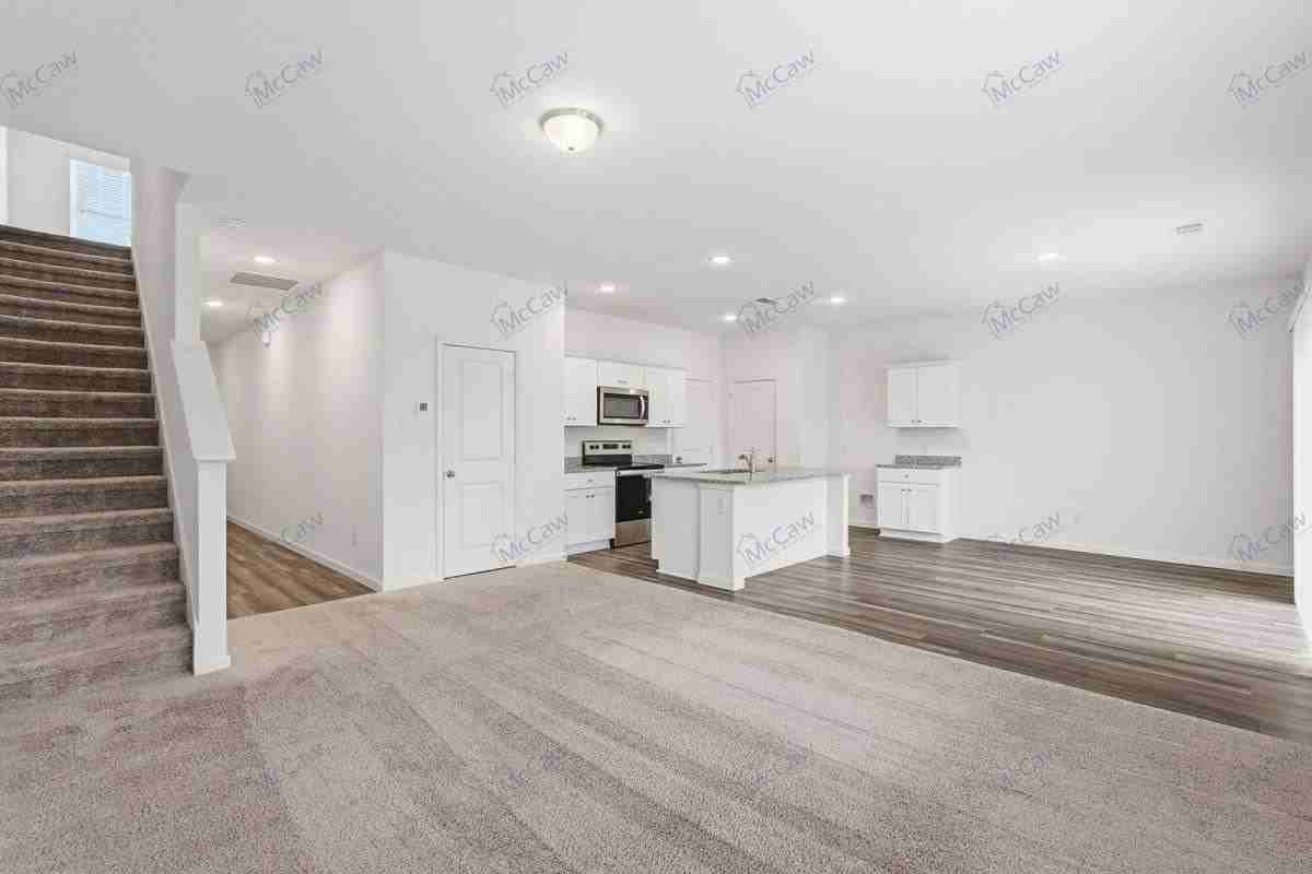 1910 Washington St - Photo 2 of 10