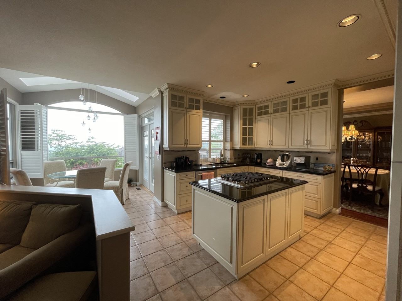 220 Aspenwood Drive - Photo 2 of 24