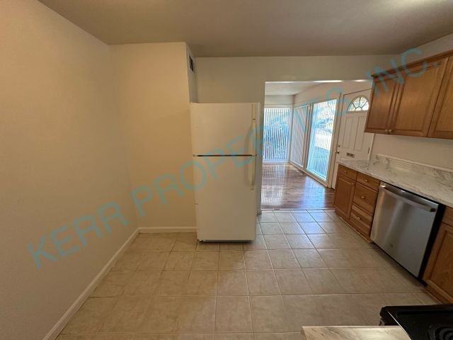 11455 Se 35th Ave - Photo 5 of 15