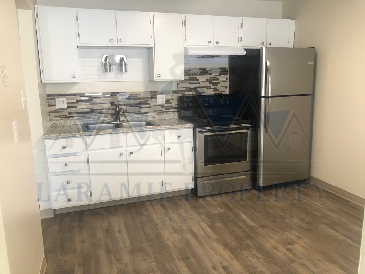 2310 E Garfield St - C 3 - Photo 3 of 8