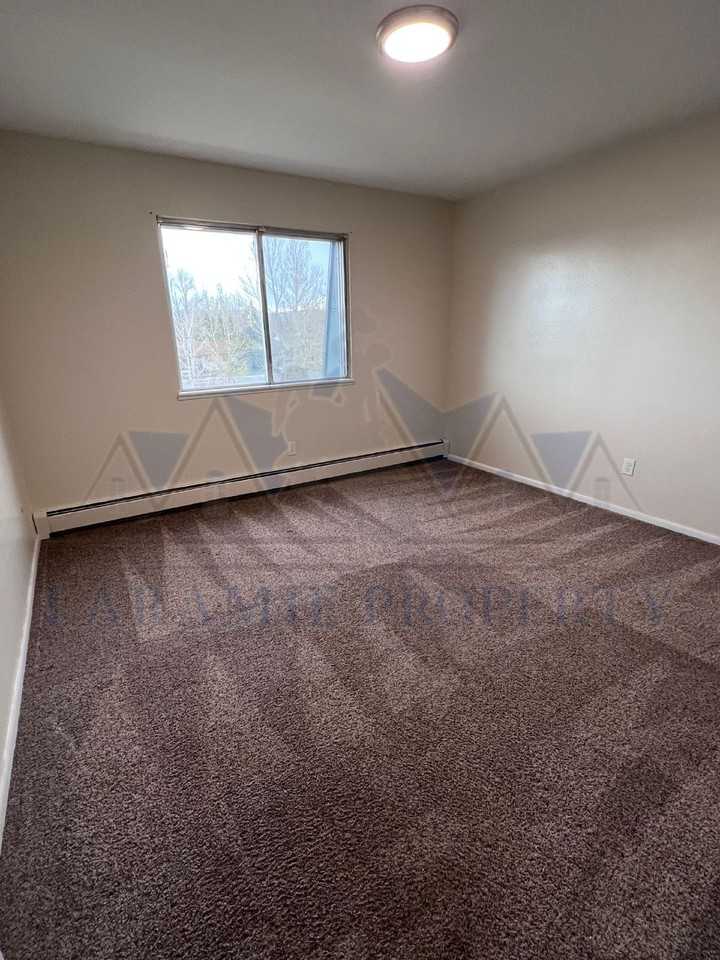 2310 E Garfield St - C 3 - Photo 5 of 8