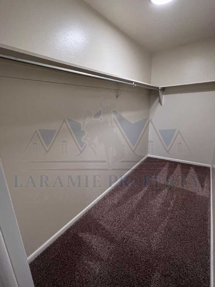 2310 E Garfield St - C 3 - Photo 6 of 8