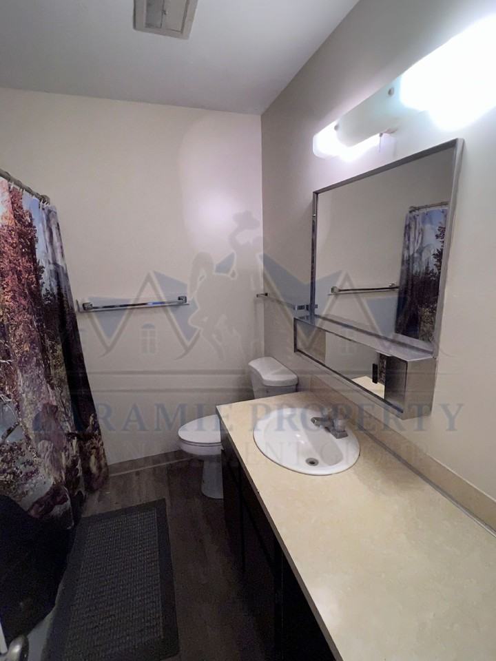 2310 E Garfield St - C 3 - Photo 7 of 8