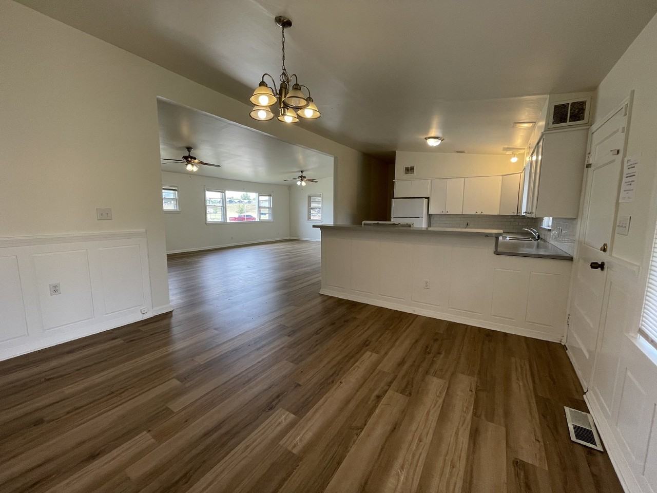 2023 Nw 40th St - Photo 7 of 28