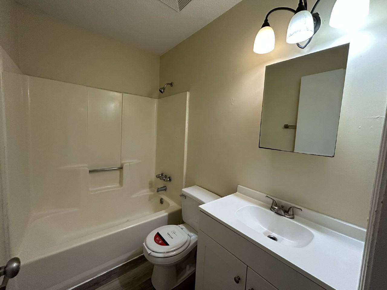 737 Sharon St - Photo 6 of 10