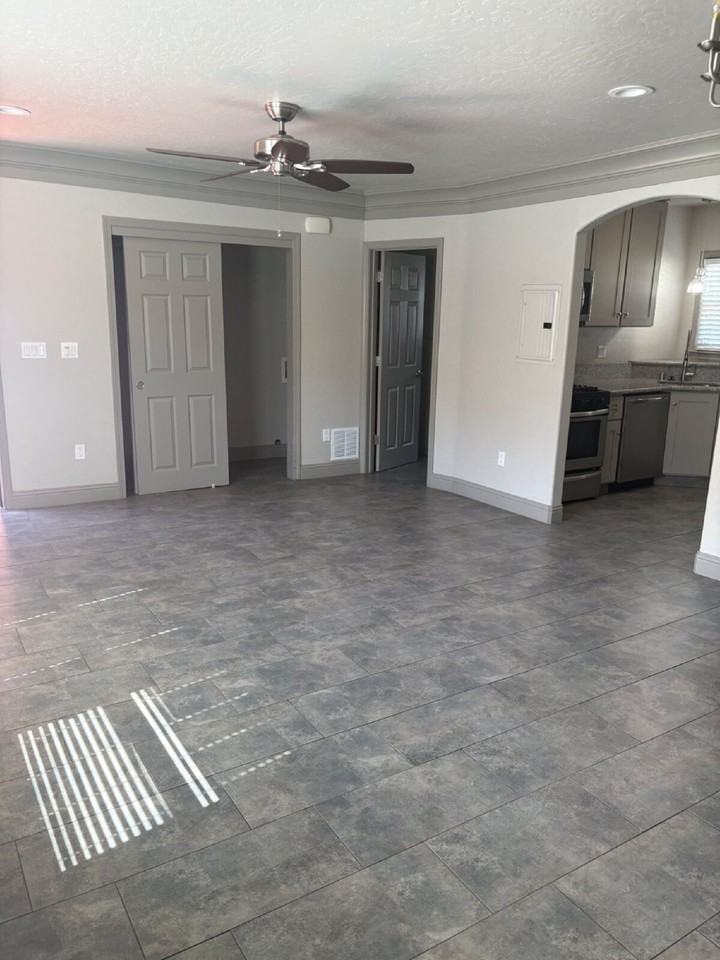 937 E Divisadero St - Photo 6 of 16