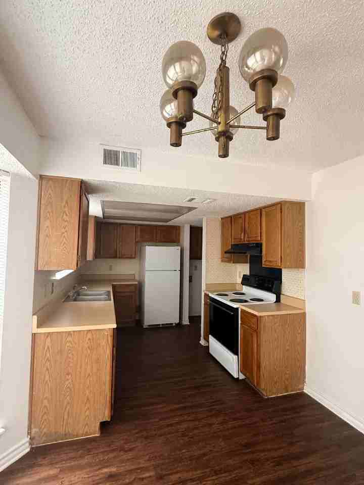 9824 Ardash Ln - Photo 6 of 19