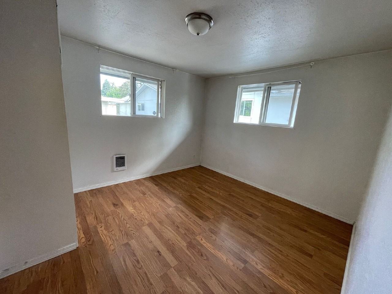 1911 Kincaid St - Photo 7 of 9