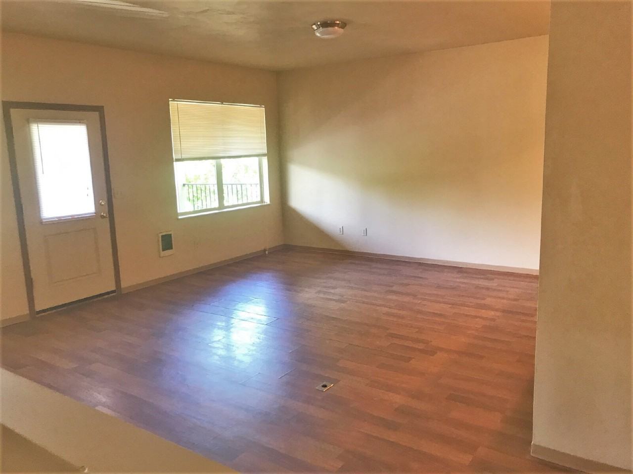 436 E 12th Ave - Photo 4 of 13