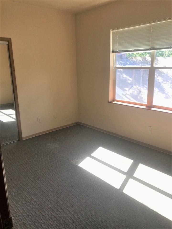 436 E 12th Ave - Photo 7 of 13