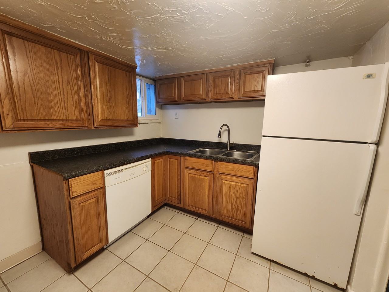 357 E St - Photo 5 of 8