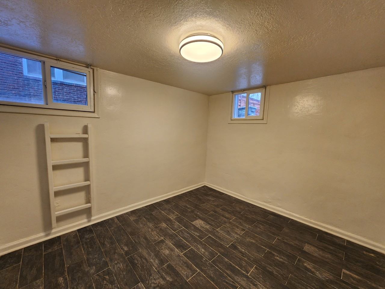 357 E St - Photo 7 of 8