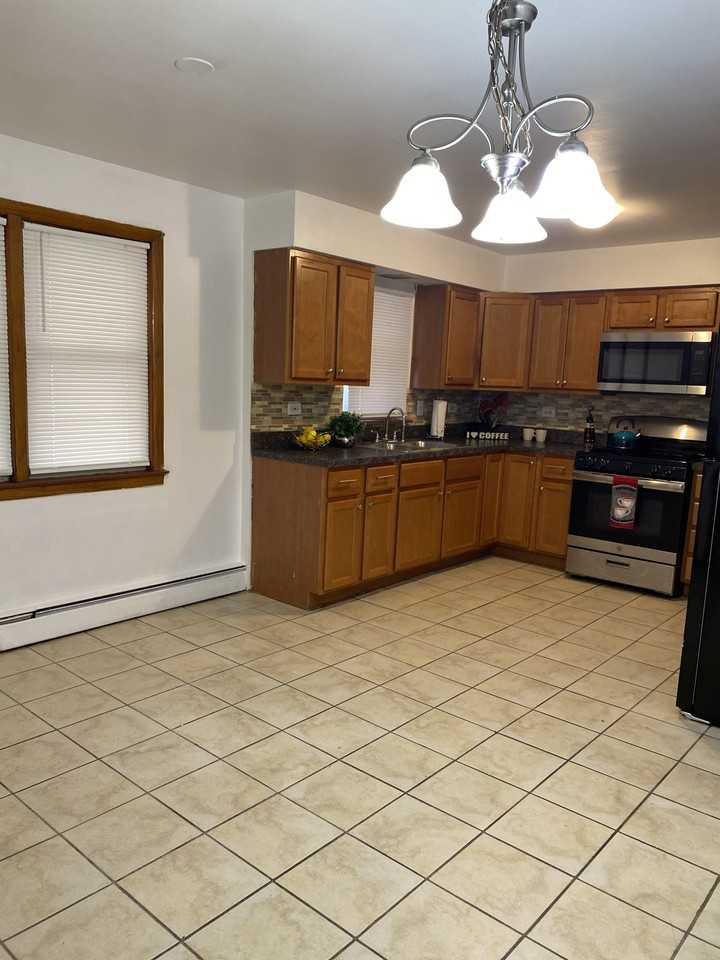 2325 West Marquette Road #2 - Photo 6 of 9