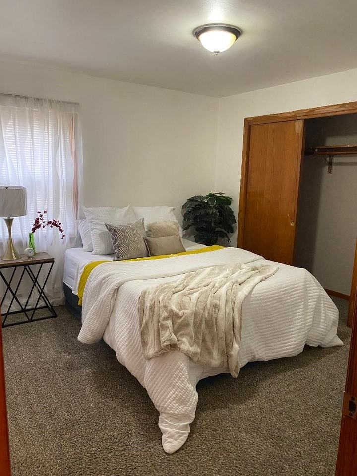 2325 West Marquette Road #2 - Photo 3 of 9