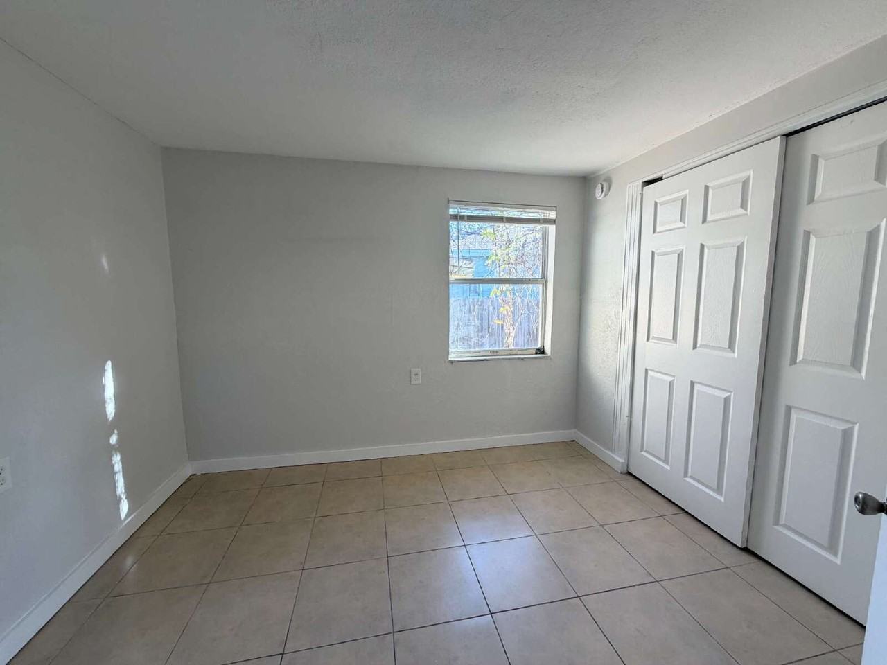 6651 River Rd #B - Photo 5 of 12