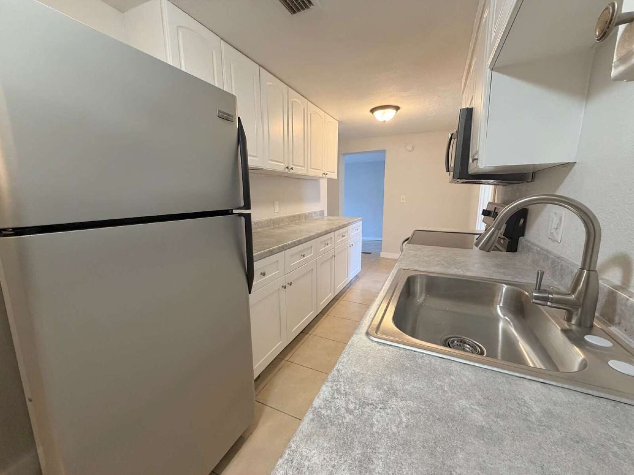 6651 River Rd #B - Photo 7 of 12