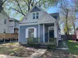 featured image of 222 E Canedy St