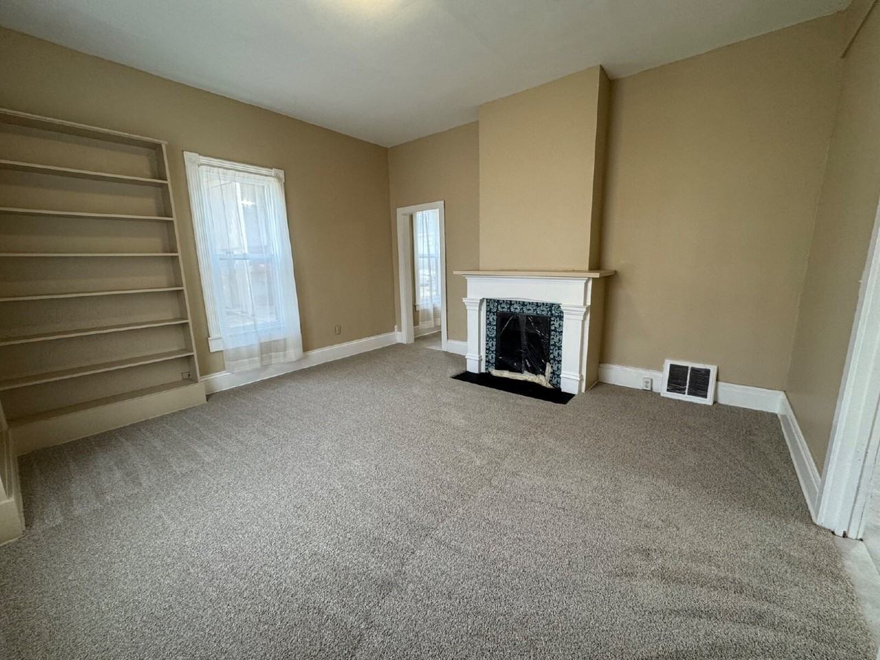 222 E Canedy St - Photo 2 of 20