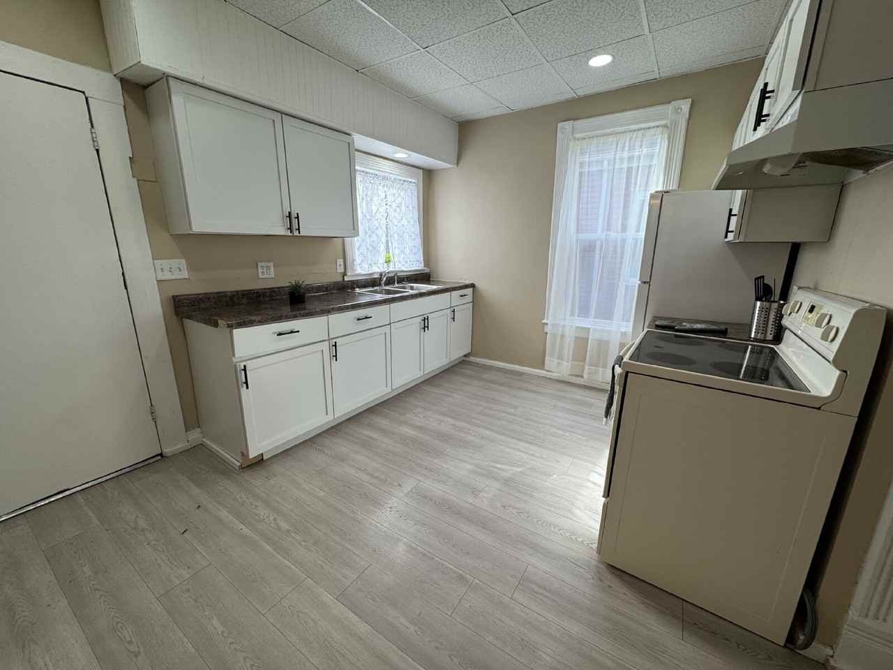 222 E Canedy St - Photo 3 of 20