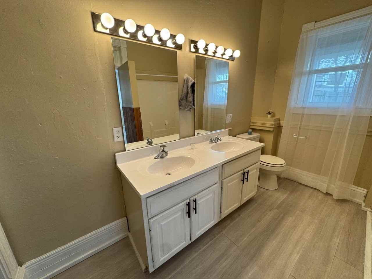 222 E Canedy St - Photo 4 of 20