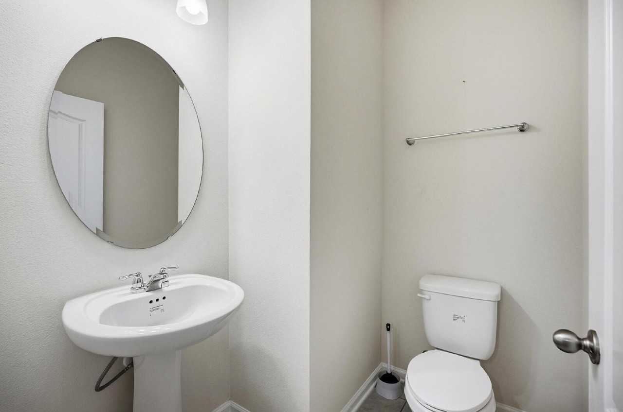 165 Redbud Rd - Photo 4 of 38