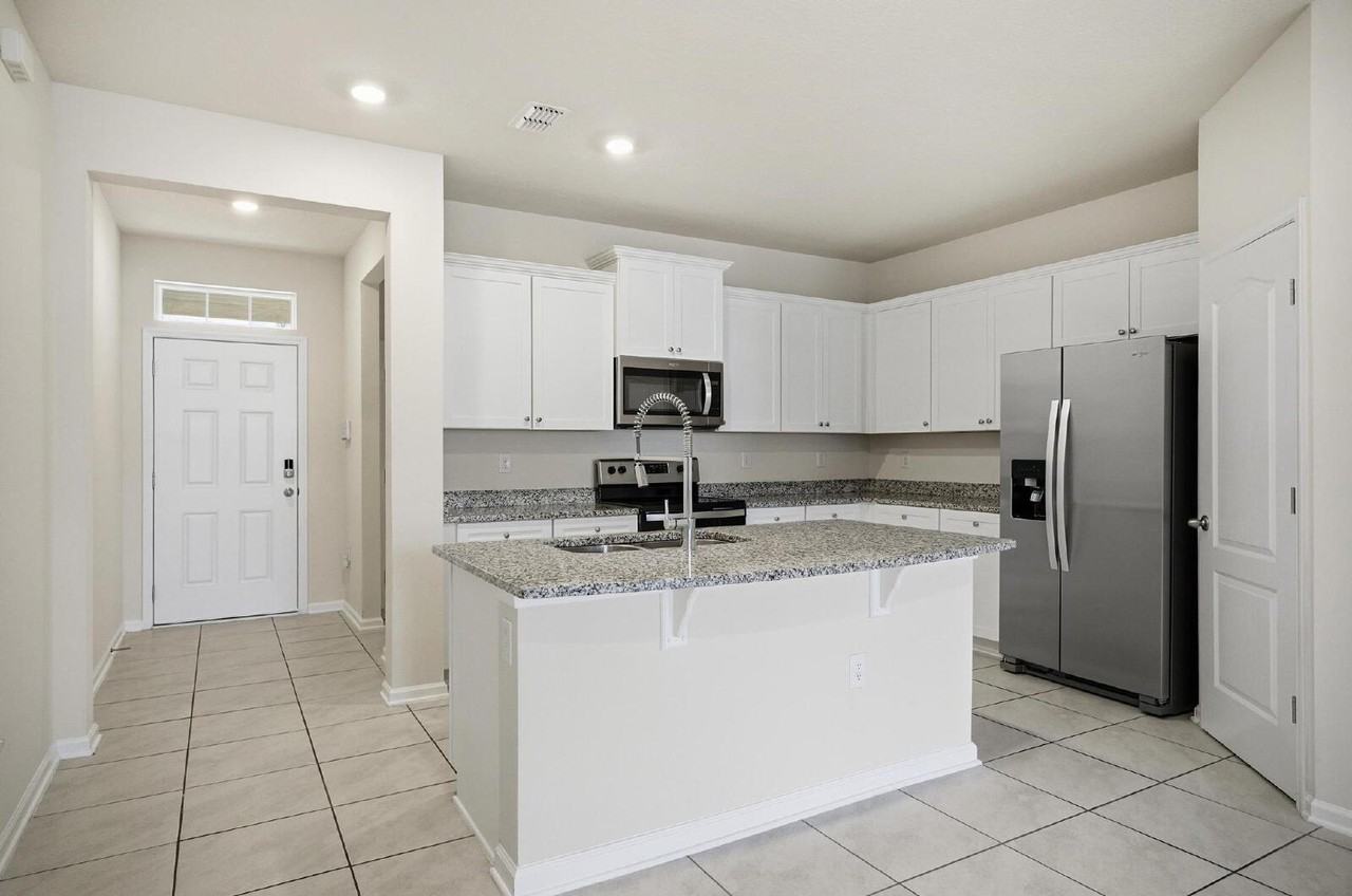 165 Redbud Rd - Photo 5 of 38