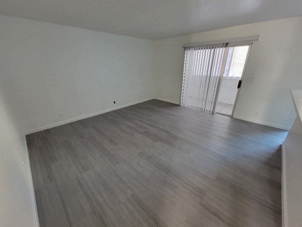 2771 Mountain Vista St Apt B - Photo 7 of 20
