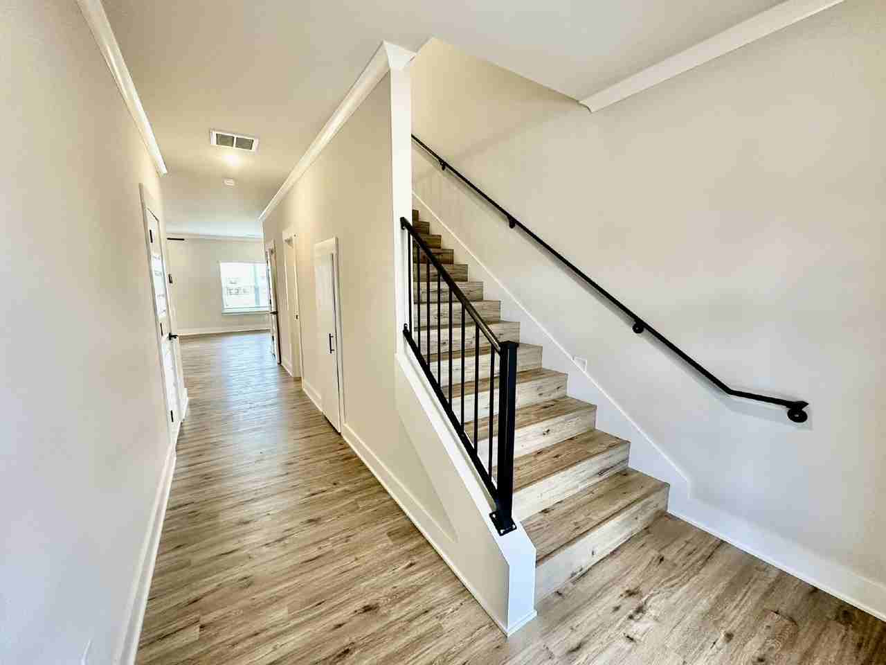 2805 Sw Hampshire Ave - Photo 2 of 27