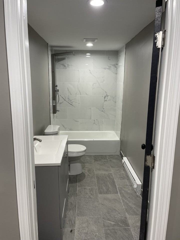 1521 Weinman St - Photo 3 of 12