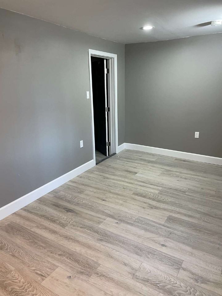 1521 Weinman St - Photo 5 of 12