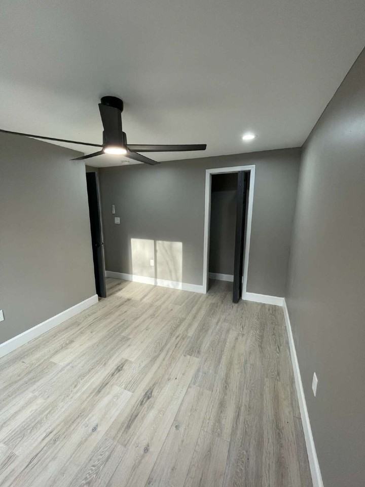 1521 Weinman St - Photo 7 of 12