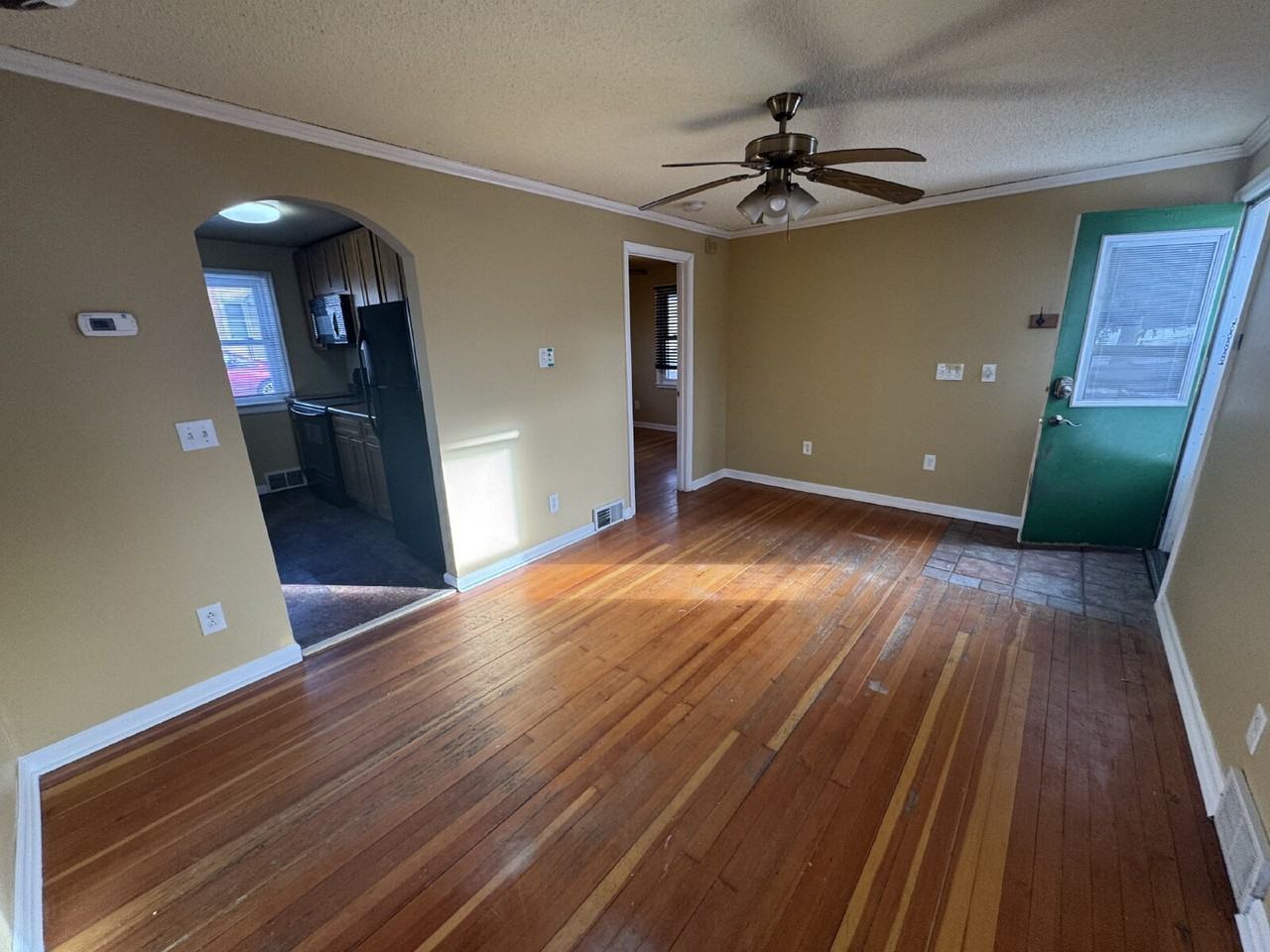 5524 Dupont Ave N - Photo 2 of 15