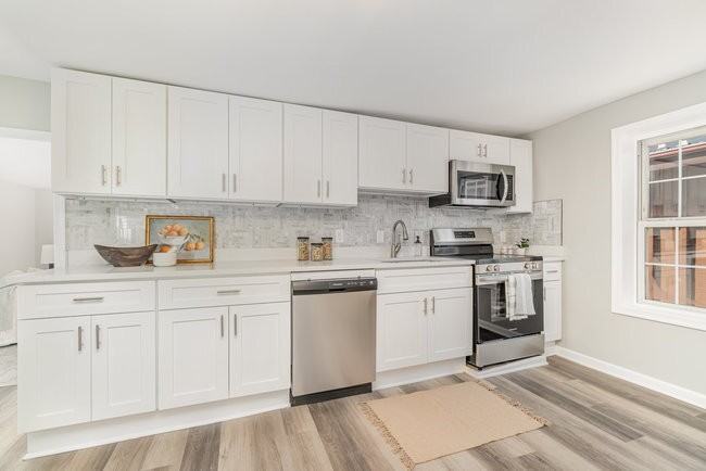 28 W Main St - Photo 4 of 12