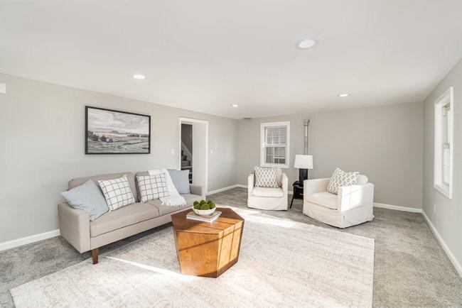 28 W Main St - Photo 5 of 12