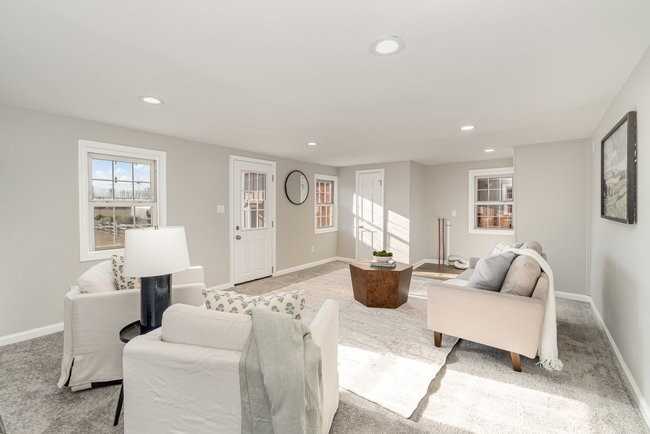 28 W Main St - Photo 6 of 12