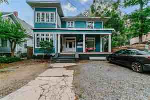 featured image of 207 Michigan Ave