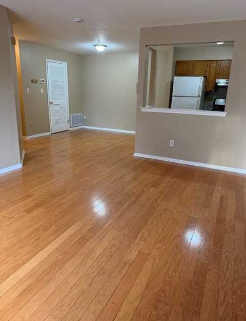513 Waterford Dr - Photo 2 of 9