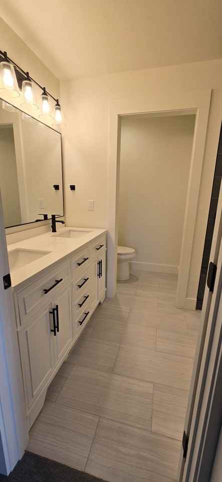 101 Julian Dr - Photo 3 of 10