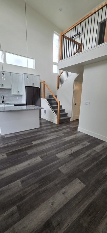 101 Julian Dr - Photo 4 of 10