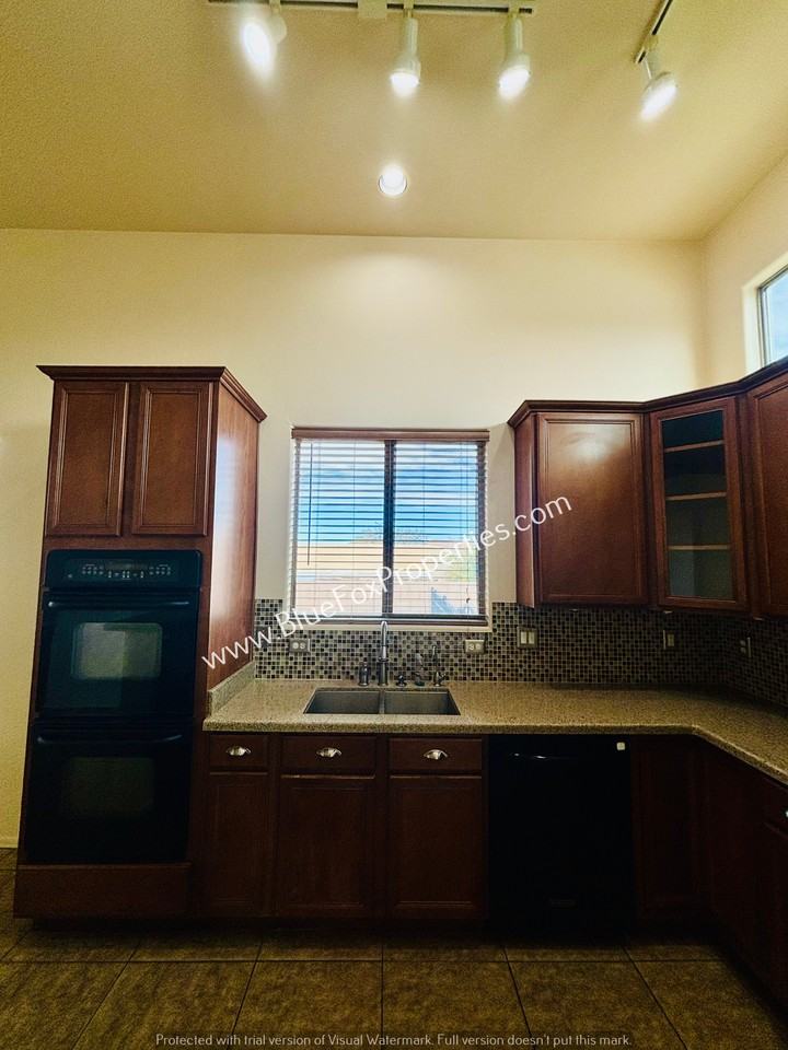 7910 W Little Eagle Ct - Photo 7 of 30